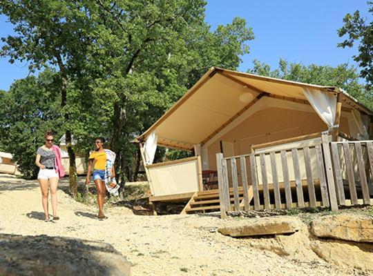 Отель Camping Les Reflets Du Quercy Crayssac Экстерьер фото